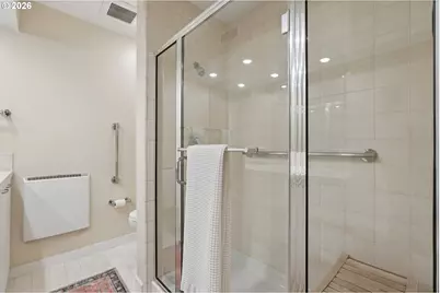2445 NW Westover Rd #210, Portland, OR 97210 - Photo 24