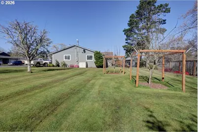 165 NW 1st St, Warrenton, OR 97146 - Photo 8