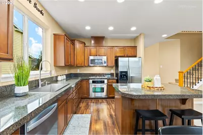 845 SE 48th St, Troutdale, OR 97060 - Photo 8