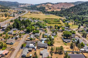 190 NE Lombardy Dr, Roseburg, OR 97470 - Photo 46
