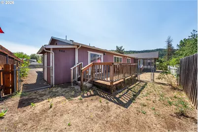 190 NE Lombardy Dr, Roseburg, OR 97470 - Photo 34