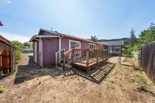 190 NE Lombardy Dr, Roseburg, OR 97470 - Photo 34