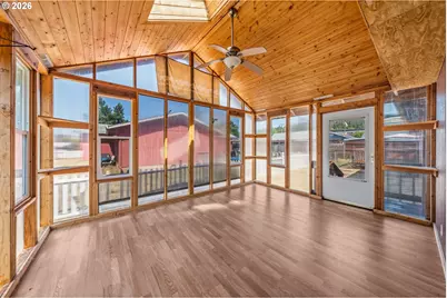 190 NE Lombardy Dr, Roseburg, OR 97470 - Photo 28