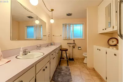 5866 SE Lloyd St, Milwaukie, OR 97222 - Photo 22