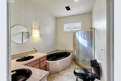 955 Bryan St, Woodburn, OR 97071 - Photo 18