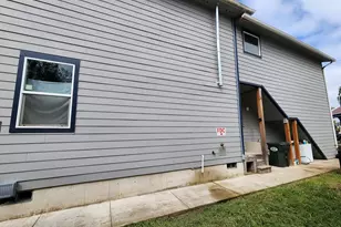 287 W 5th Ave, Junction City, OR 97448 - Photo 6