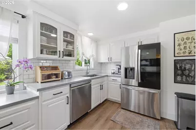 562 Warrington Ave, Eugene, OR 97404 - Photo 16