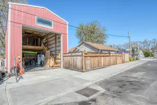 454 E Main St, Athena, OR 97813 - Photo 34