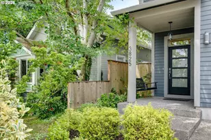 3825 SE Rural St, Portland, OR 97202 - Photo 2