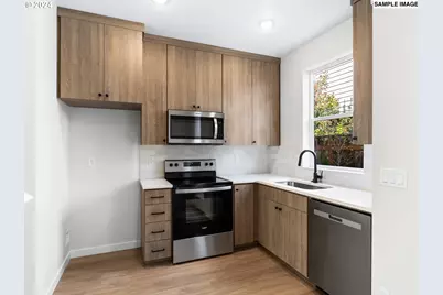 3552 NE Garfield Ave #2, Portland, OR 97212 - Photo 4