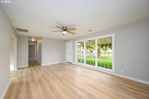 3069 W Sherwood Ave, Roseburg, OR 97471 - Photo 6