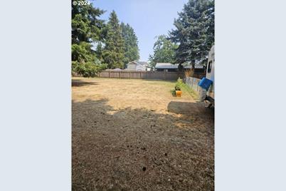 Nw Hillcrest, North Plains, OR 97133 - Photo 1