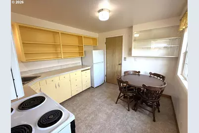 1179 6th St, Florence, OR 97439 - Photo 14