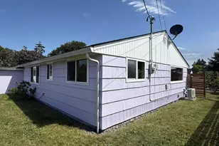 1179 6th St, Florence, OR 97439 - Photo 6