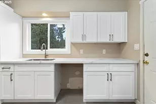 4565 NE 86th Ave, Portland, OR 97220 - Photo 16