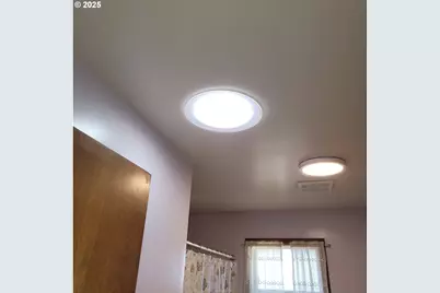 2075 NE Brown Rd, Salem, OR 97305 - Photo 12