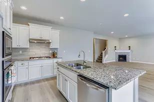 15598 SW Wren Ln, Beaverton, OR 97007 - Photo 10