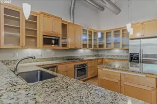 2006 SE Morrison St, Portland, OR 97214 - Photo 8