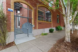 2006 SE Morrison St, Portland, OR 97214 - Photo 2