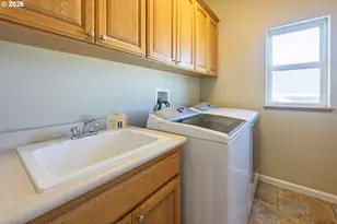 1587 NW 39th St, Lincoln City, OR 97367 - Photo 28