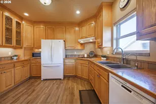 1587 NW 39th St, Lincoln City, OR 97367 - Photo 12