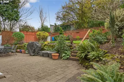 728 NE Royal Ct, Portland, OR 97232 - Photo 38