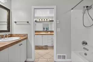 728 NE Royal Ct, Portland, OR 97232 - Photo 28