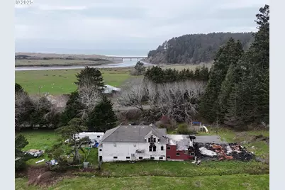 94667 N Bank Pistol River Rd, Pistol River, OR 97444 - Photo 4