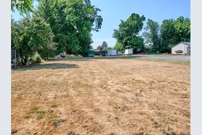 1480 NE Laurel Ave, Woodburn, OR 97071 - Photo 12