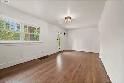 6219 N Minnesota Ave, Portland, OR 97217 - Photo 8
