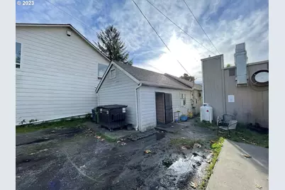 1277 Bay St, Florence, OR 97439 - Photo 22