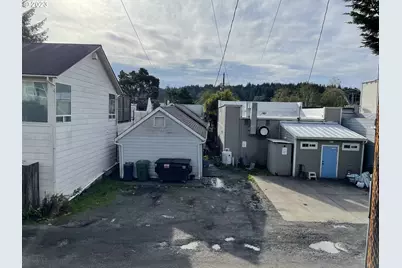 1277 Bay St, Florence, OR 97439 - Photo 24
