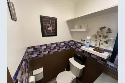 1277 Bay St, Florence, OR 97439 - Photo 10