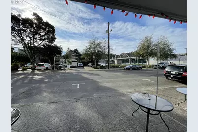 1277 Bay St, Florence, OR 97439 - Photo 4