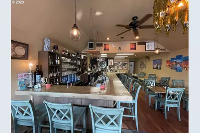 1277 Bay St, Florence, OR 97439 - Photo 8