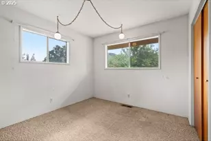 8108 Azalea-Glen Rd, Glendale, OR 97442 - Photo 16