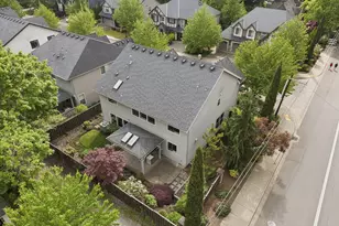19302 Riverwood Ln, Lake Oswego, OR 97035 - Photo 42