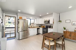 105 James St, Longview, WA 98632 - Photo 8