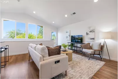 351 SE Shetterly Dr, Dallas, OR 97338 - Photo 10