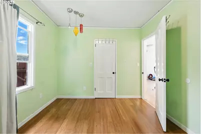 1611 NE 102nd Ave, Portland, OR 97220 - Photo 14