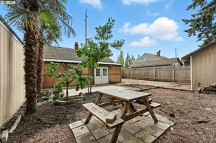 1611 NE 102nd Ave, Portland, OR 97220 - Photo 24