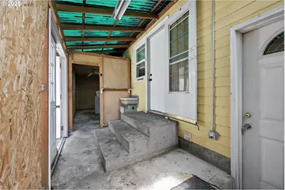 1611 NE 102nd Ave, Portland, OR 97220 - Photo 22