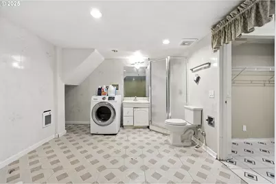1611 NE 102nd Ave, Portland, OR 97220 - Photo 18