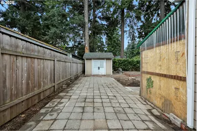 1611 NE 102nd Ave, Portland, OR 97220 - Photo 26