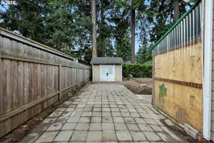 1611 NE 102nd Ave, Portland, OR 97220 - Photo 26