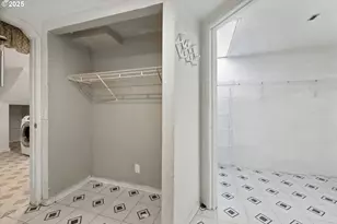 1611 NE 102nd Ave, Portland, OR 97220 - Photo 20