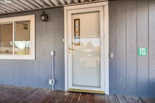 570 N 10th Ave, Cornelius, OR 97113 - Photo 8