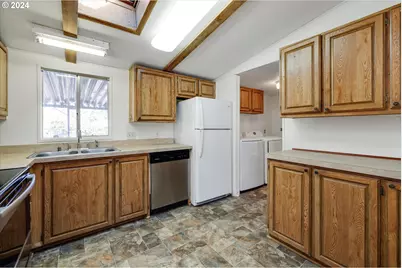 570 N 10th Ave #10, Cornelius, OR 97113 - Photo 14