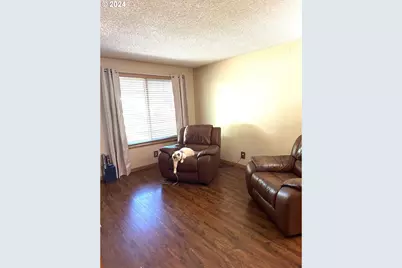 870 N Laurelhurst Dr, Eugene, OR 97402 - Photo 22