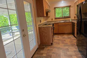 870 N Laurelhurst Dr, Eugene, OR 97402 - Photo 12